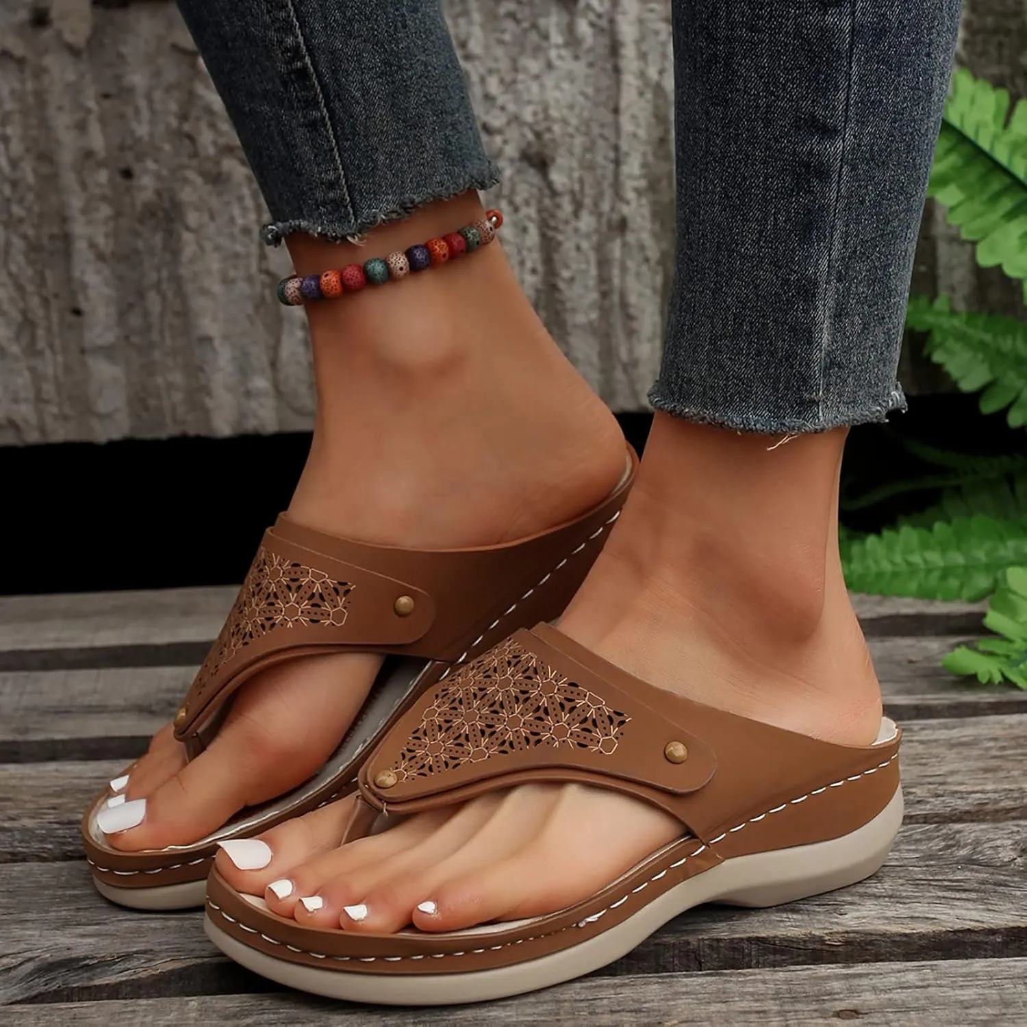 Avylays Breathable Mesh Sports Sandals With Non-Slip Sole Comfort Walking Sandals Slip On Flip Flops Beach Sandals