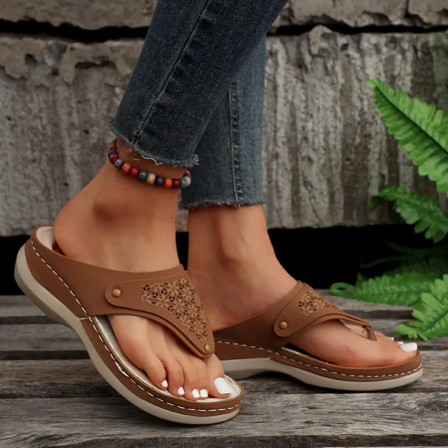 Avylays Breathable Mesh Sports Sandals With Non-Slip Sole Comfort Walking Sandals Slip On Flip Flops Beach Sandals