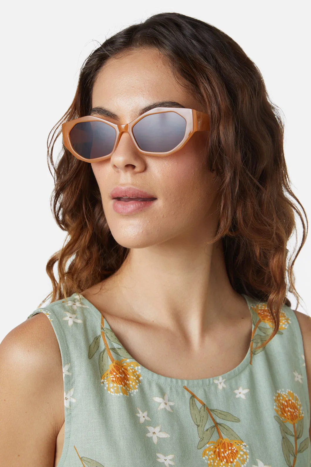 Edgy Cats Eye Sunglasses