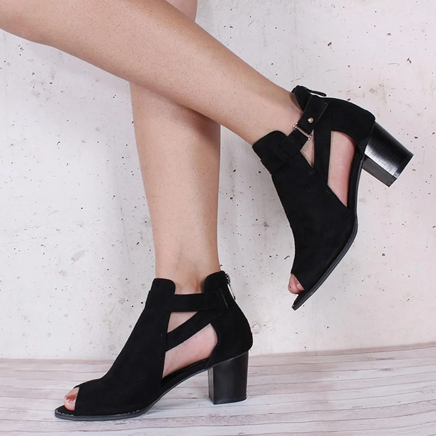 Eduavar Sandals for Women Dressy Summer, Leather Sandals for Women Breathable Cutout Open Toe Sandals with Buckle Strap