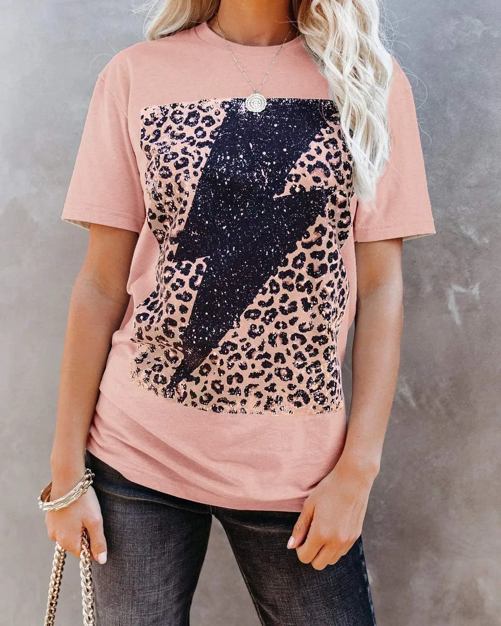 INFITTY Womens Basic Graphic Tees Casual Summer Short Sleeve Shirt Blouse Lightning Leopard Print Tops Tunic