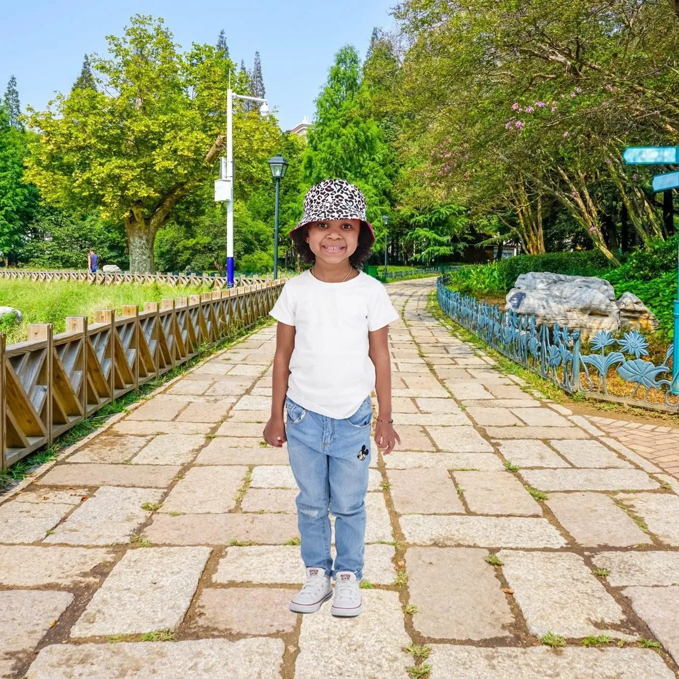 Kids Bucket Hat for Girls & Boys, Packable Fun & Cool Reversible Beach Sun Teen Toddler Bucket Hat with Sunglasses 3-14Y