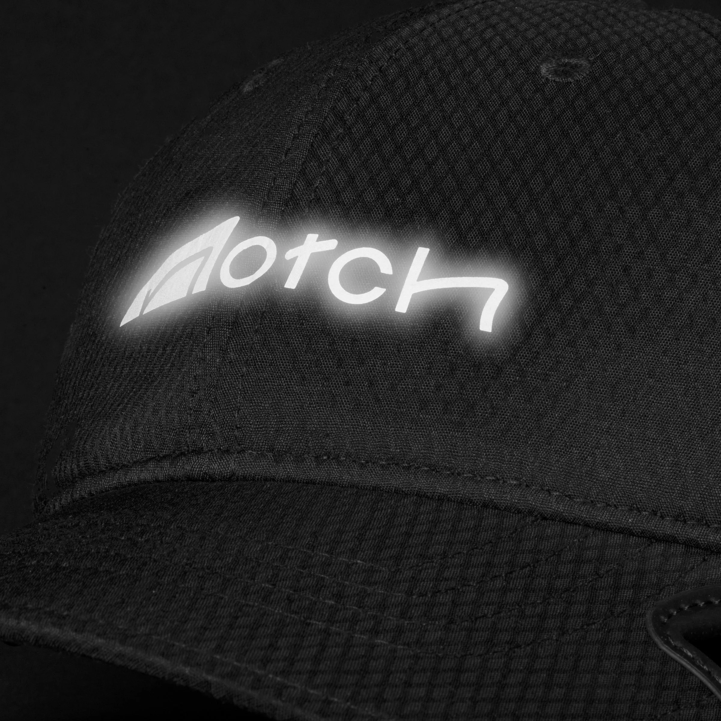 Notch Classic Adjustable Athlete Runner Black