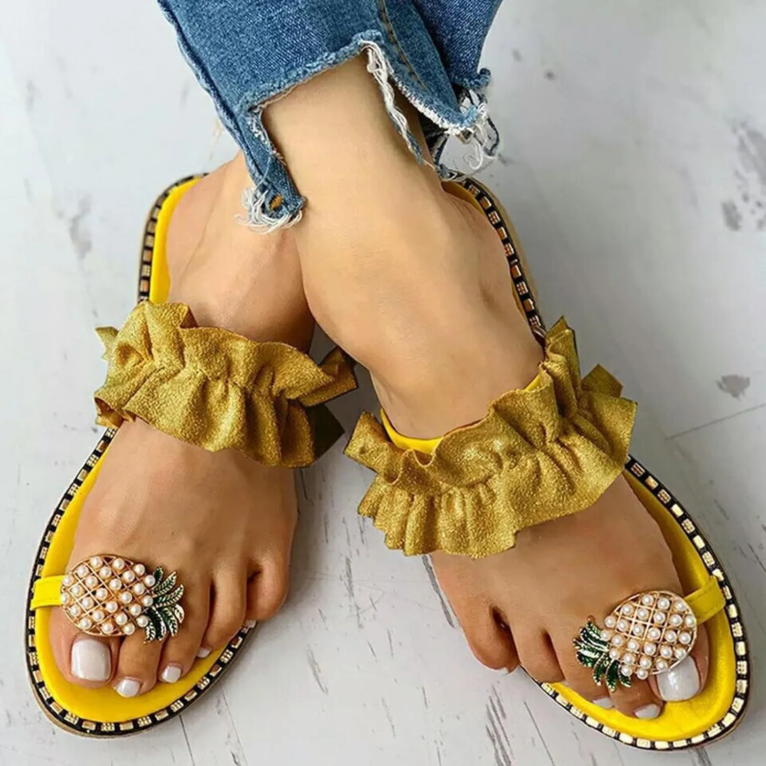 Pineapple Sandals for Women 2025 Summer Sweet Cute Pineapple Flat Sandals Clip Toe Flip Flops Boho Open Toe Slide Flat Casual Slippers Slip On Beach Shoes