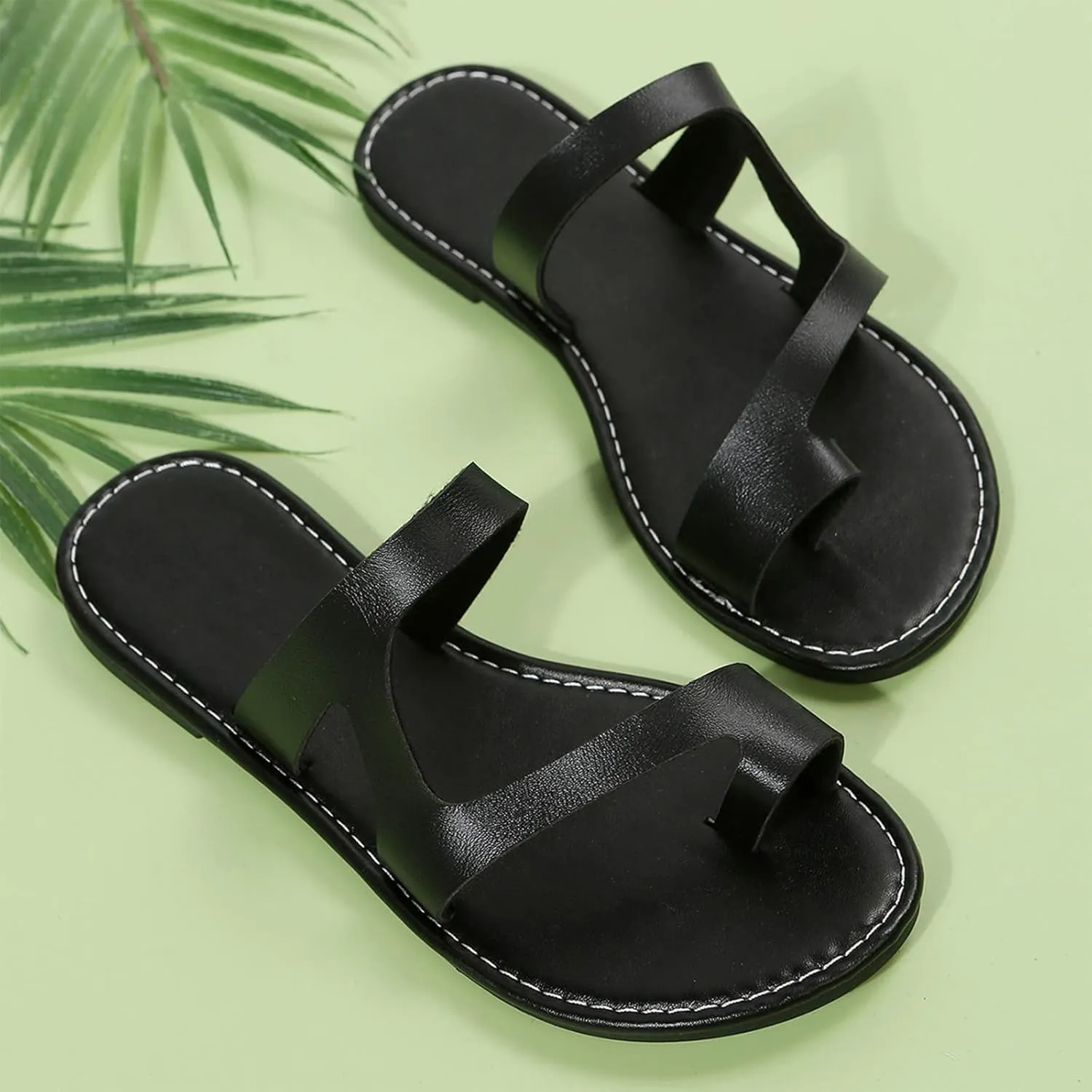 Women's Leather Toe Ring Sandal Flat Summer Trendy Stylish Slipper Vacation 2025 Flip Flop Sandals