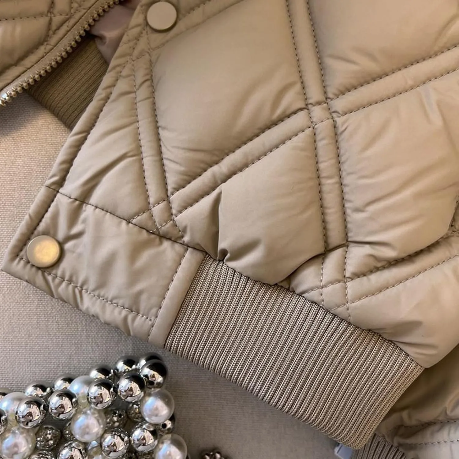 Women's Quilted Jackets Lightweight Button Down Winter Down Coats Trendy Oversized Casual Bomber Jacket with Pockets